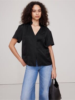 NWOT Banana Republic Satin Short Sleeve Top